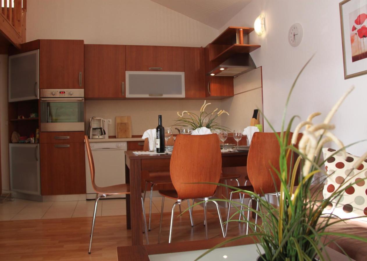 Gallery Apartman Nada Žaborić Extérieur photo