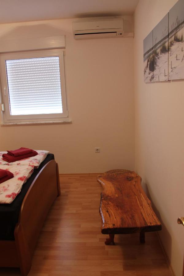 Gallery Apartman Nada Žaborić Extérieur photo