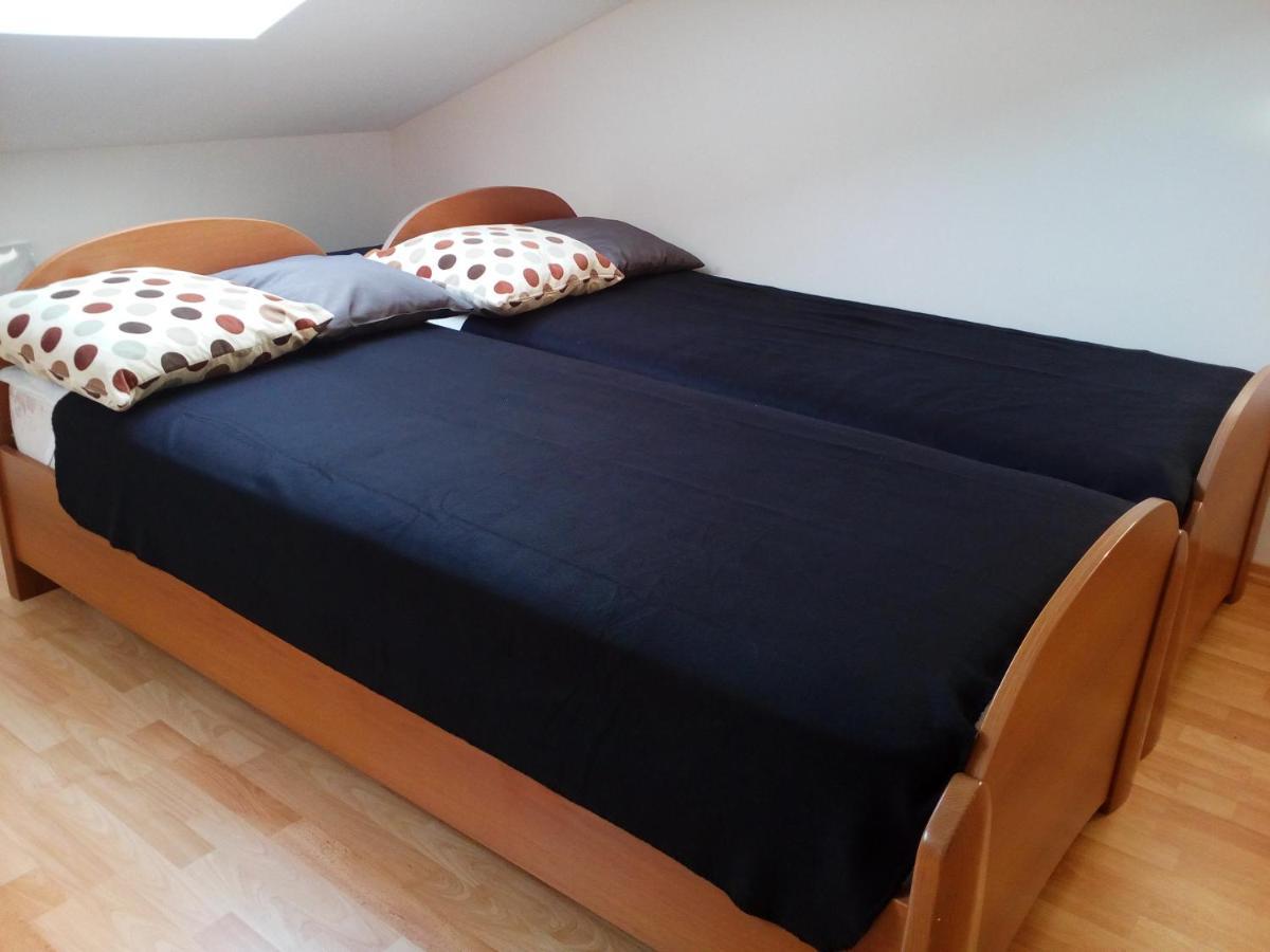 Gallery Apartman Nada Žaborić Extérieur photo